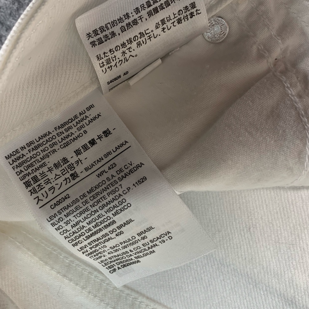 Levi's Classic Cream Jeans - Picture 3 of 16